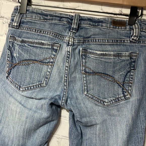 Refuge Distressed Denim 3L - Picture 11 of 13